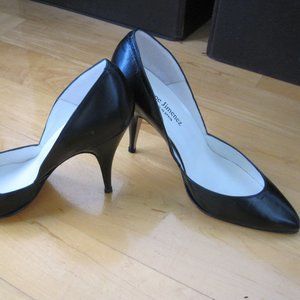 Classic pumps (Lucy) by Pepe Jimenez/Amour